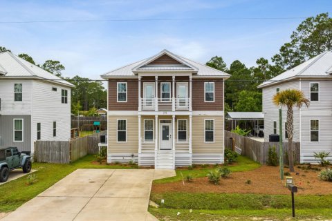 House in Santa Rosa Beach, Florida 4 bedrooms, 176.14 sq.m. № 561768 - photo 1