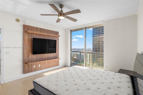 Condo in Miami, Florida, 2 bedrooms № 1790711 - photo 13