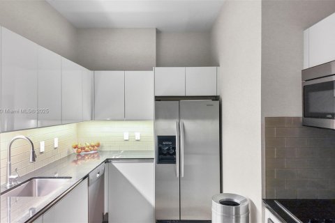 Condo in Miami, Florida, 2 bedrooms № 1790711 - photo 28