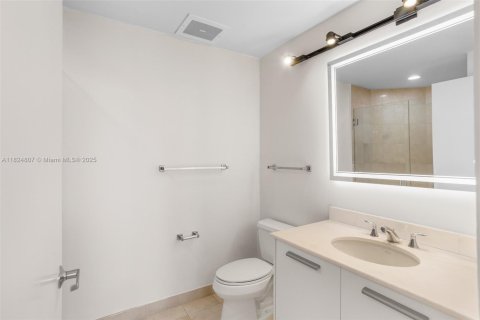 Condo in Miami, Florida, 2 bedrooms № 1790711 - photo 24