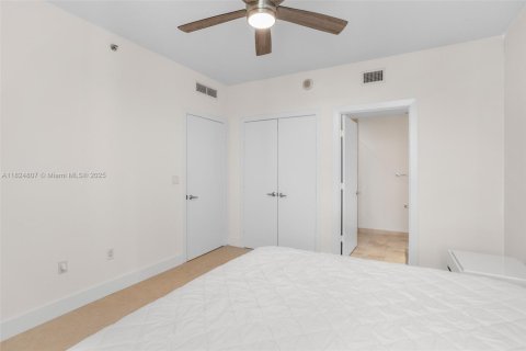 Condo in Miami, Florida, 2 bedrooms № 1790711 - photo 22