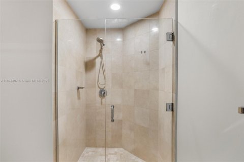 Condo in Miami, Florida, 2 bedrooms № 1790711 - photo 25