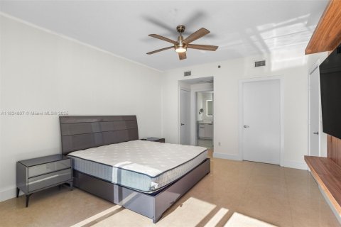 Condo in Miami, Florida, 2 bedrooms № 1790711 - photo 14