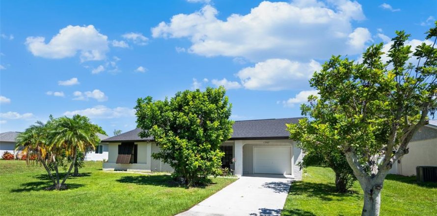 Casa en Port Charlotte, Florida 2 dormitorios, 130.06 m2 № 1902930