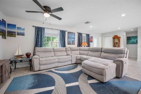 Casa en venta en Port Charlotte, Florida, 2 dormitorios, 130.06 m2 № 1902930 - foto 6