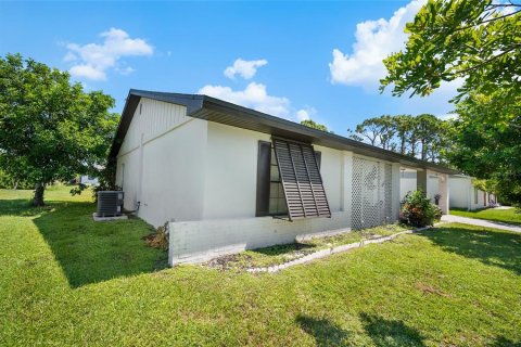 Casa en venta en Port Charlotte, Florida, 2 dormitorios, 130.06 m2 № 1902930 - foto 27