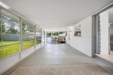 Casa en venta en Port Charlotte, Florida, 2 dormitorios, 130.06 m2 № 1902930 - foto 25