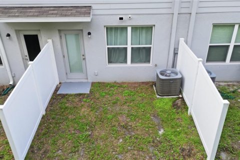 Townhouse in New Port Richey, Florida 3 bedrooms, 133.78 sq.m. № 2151055 - photo 30
