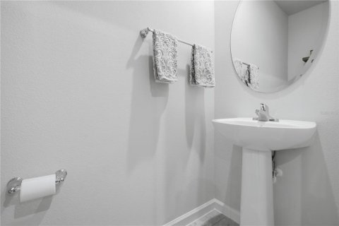Townhouse in New Port Richey, Florida 3 bedrooms, 133.78 sq.m. № 2151055 - photo 13