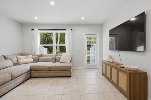 Townhouse in New Port Richey, Florida 3 bedrooms, 133.78 sq.m. № 2151055 - photo 10