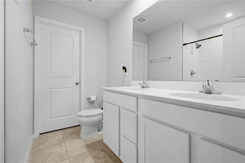 Townhouse in New Port Richey, Florida 3 bedrooms, 133.78 sq.m. № 2151055 - photo 23
