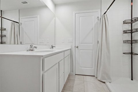 Townhouse in New Port Richey, Florida 3 bedrooms, 133.78 sq.m. № 2151055 - photo 25