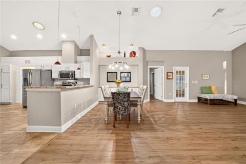Villa ou maison à vendre à Ocala, Floride: 2 chambres, 148.27 m2 № 2430968 - photo 9