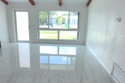 Купить виллу или дом в Санрайз, Флорида 3 спальни, 122.54м2, № 2189594 - фото 18