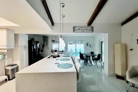 Купить виллу или дом в Санрайз, Флорида 3 спальни, 122.54м2, № 2189594 - фото 12