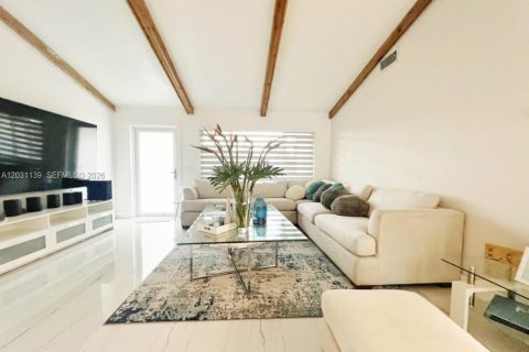 Купить виллу или дом в Санрайз, Флорида 3 спальни, 122.54м2, № 2189594 - фото 5