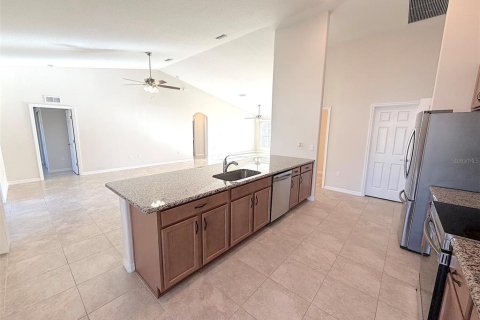 Villa ou maison à louer à Palm Coast, Floride: 4 chambres, 224.82 m2 № 2427507 - photo 12