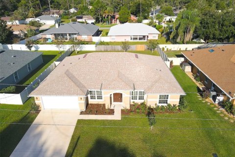 Villa ou maison à louer à Palm Coast, Floride: 4 chambres, 224.82 m2 № 2427507 - photo 3
