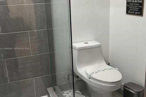 Снять в аренду виллу или дом в Вест-Парк, Флорида 4 спальни, 218.51м2, № 2066117 - фото 12