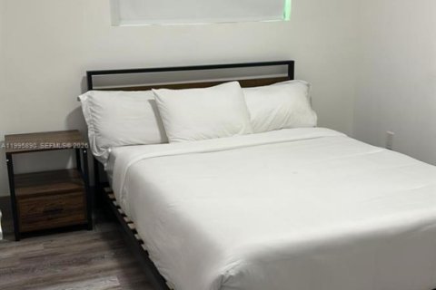 Снять в аренду виллу или дом в Вест-Парк, Флорида 4 спальни, 218.51м2, № 2066117 - фото 10