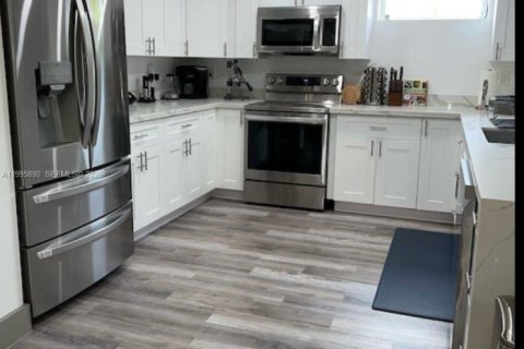 Снять в аренду виллу или дом в Вест-Парк, Флорида 4 спальни, 218.51м2, № 2066117 - фото 7