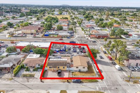 Immobilier commercial à vendre à Hialeah, Floride № 2077626 - photo 6