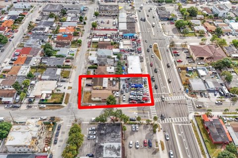 Immobilier commercial à vendre à Hialeah, Floride № 2077626 - photo 9