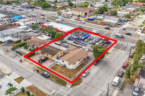 Immobilier commercial à vendre à Hialeah, Floride № 2077626 - photo 2