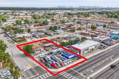 Immobilier commercial à vendre à Hialeah, Floride № 2077626 - photo 3