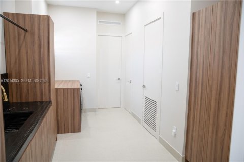 Купить виллу или дом в Майами, Флорида 5 спален, 334.45м2, № 2076102 - фото 26