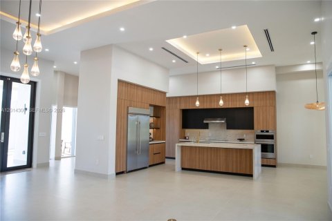 Купить виллу или дом в Майами, Флорида 5 спален, 334.45м2, № 2076102 - фото 21