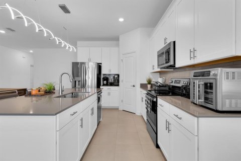 Casa en venta en Davenport, Florida, 5 dormitorios, 322.09 m2 № 2156980 - foto 17