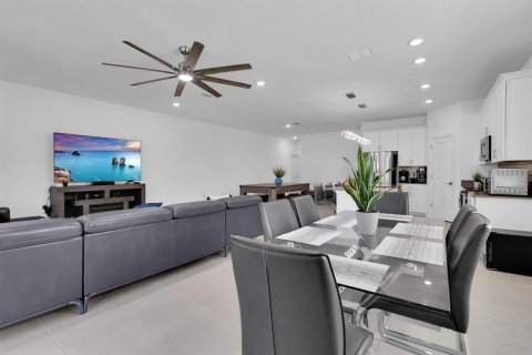 Casa en venta en Davenport, Florida, 5 dormitorios, 322.09 m2 № 2156980 - foto 13