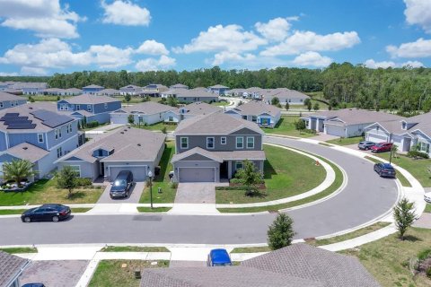 Casa en venta en Davenport, Florida, 5 dormitorios, 322.09 m2 № 2156980 - foto 3