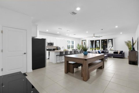 Casa en venta en Davenport, Florida, 5 dormitorios, 322.09 m2 № 2156980 - foto 8