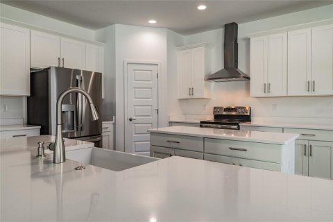 House in Tampa, Florida 4 bedrooms, 203.83 sq.m. № 1326353 - photo 11