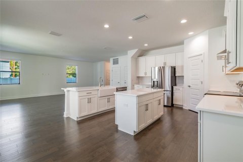 House in Tampa, Florida 4 bedrooms, 203.83 sq.m. № 1326353 - photo 13
