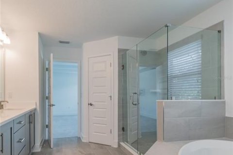 House in Tampa, Florida 4 bedrooms, 203.83 sq.m. № 1326353 - photo 18