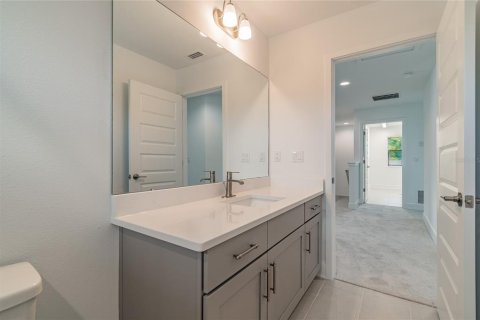 House in Tampa, Florida 4 bedrooms, 203.83 sq.m. № 1326353 - photo 25