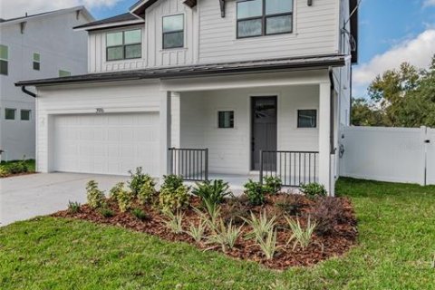 House in Tampa, Florida 4 bedrooms, 203.83 sq.m. № 1326353 - photo 6