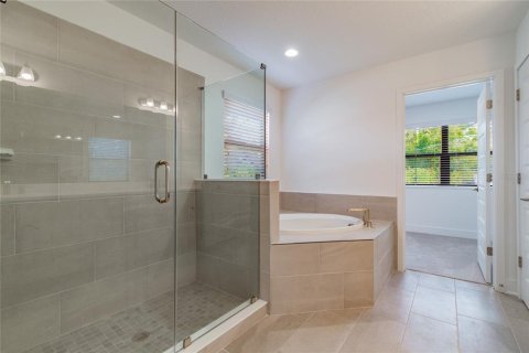 House in Tampa, Florida 4 bedrooms, 203.83 sq.m. № 1326353 - photo 17