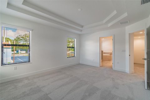 House in Tampa, Florida 4 bedrooms, 203.83 sq.m. № 1326353 - photo 15
