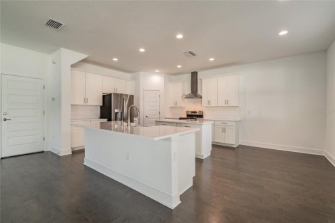 House in Tampa, Florida 4 bedrooms, 203.83 sq.m. № 1326353 - photo 10