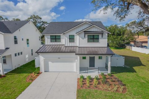 House in Tampa, Florida 4 bedrooms, 203.83 sq.m. № 1326353 - photo 4
