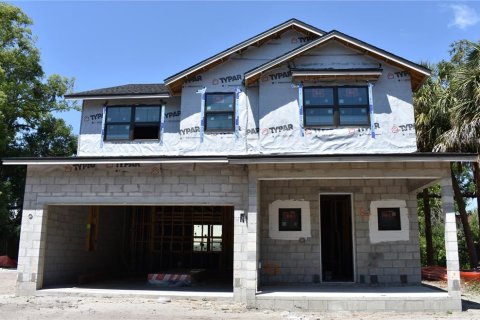 House in Tampa, Florida 4 bedrooms, 203.83 sq.m. № 1326353 - photo 3