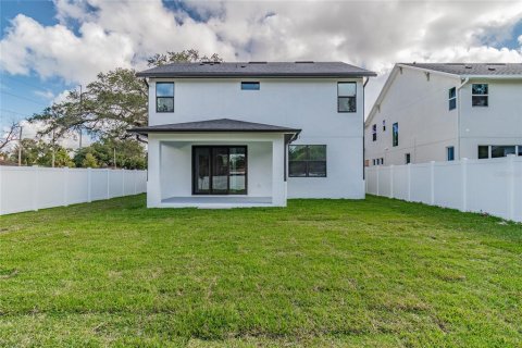 House in Tampa, Florida 4 bedrooms, 203.83 sq.m. № 1326353 - photo 30