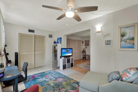 Condo in Clearwater, Florida, 1 bedroom № 2203061 - photo 16