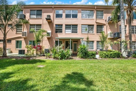 Condo in Clearwater, Florida, 1 bedroom № 2203061 - photo 3