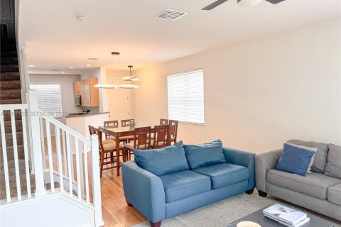 Townhouse in Kissimmee, Florida 3 bedrooms № 2060604 - photo 9