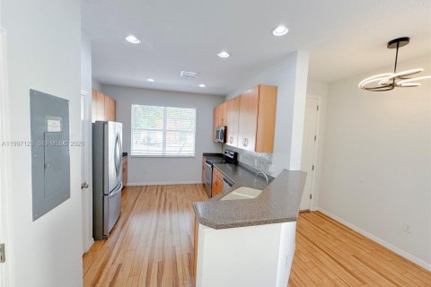 Townhouse in Kissimmee, Florida 3 bedrooms № 2060604 - photo 6